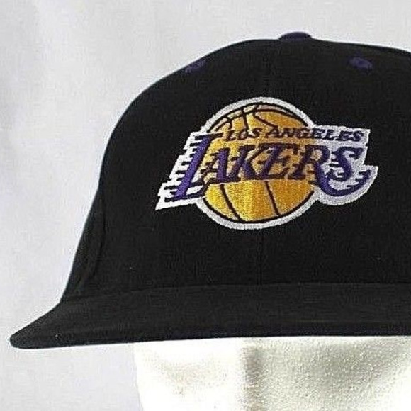 adidas Other - Los Angeles Lakers Black NBA Baseball Cap Snapback